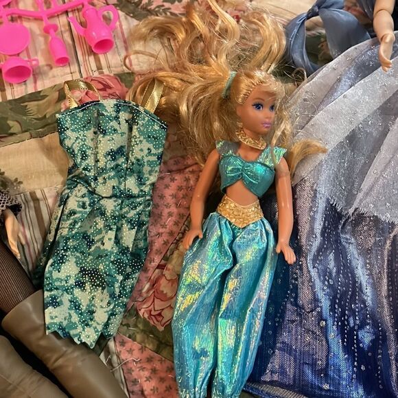 Barbie collection   - Picture 6 of 8